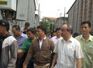 Bí thư Nhân đến chung cư thăm người dân Thủ Thiêm
