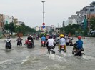 Video: Nhiều nơi ở TP.HCM ngập nặng do triều cường