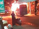 Video: Xe khách cháy dữ dội ở quận Tân Bình