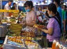Món ngon 'gây thương nhớ' hội tụ ở công viên Lê Văn Tám