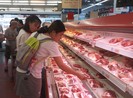 Giá heo hơi giảm rồi lại tăng, thịt bán lẻ vẫn cao ngất ngưởng