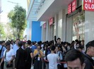 Cận cảnh Uniqlo 'vỡ trận' ngày khai trương tại Việt Nam