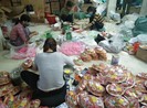 Hàng ngàn hộp bánh, mứt bị thu giữ vì không đảm bảo an toàn
