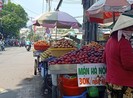 Mận, đào Trung Quốc núp bóng hàng Việt đổ về TP.HCM