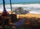 Du khách nước ngoài đang đi dạo biển thì ngã xuống tử vong