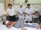 Lãnh đạo Bình Thuận vào bệnh viện thăm hỏi nạn nhân vụ tai nạn
