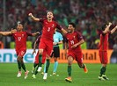 Poland 1-1 Portugal (AET, 3-5, Penalty): 'Đại bàng' gãy cánh!