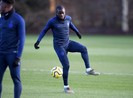 Cầu thủ Chelsea trở lại sân cỏ trong nỗi sợ hãi