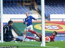 Salah dự bị, Liverpool không thắng vẫn tiến sát ngôi vương