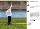 Hành động lạ trước khung thành của Mourinho ở Europa League