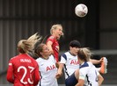 Hạ Tottenham, MU lần đầu lên ngôi đầu bảng bóng đá Anh