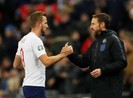 Harry Kane được ‘chống lưng’ để vượt mặt huyền thoại MU