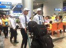 Hàng không lại đua nhau tăng phí dịch vụ