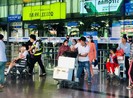 Sân bay Tân Sơn Nhất sôi động sau thời gian dài yên ắng