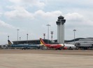Vi phạm kỉ luật trên máy bay, 3 vị khách bị cấm bay một năm