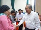 Phó Thủ tướng Trương Hòa Bình trao quà tết cho đồng bào Chăm