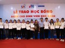 Trao 126 suất học bổng cho HS, SV sau dịch COVID-19