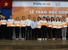 Trao tặng hơn 2 tỷ đồng cho 191 sinh viên khó khăn
