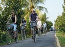 Khách du lịch quốc tế đến Cần Thơ để 'mò cua, bắt ốc'