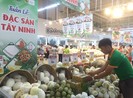 Tây Ninh đưa bánh tráng phơi sương, rau rừng... về TP.HCM