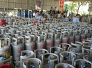 Giá gas tháng 3 tiếp tục giảm mạnh 22.000 đồng mỗi bình