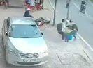 Cướp dùng dao và bình xịt hơi cay tấn công người dân
