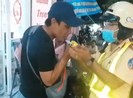 Người đàn ông say xỉn xưng chạy xe công nghệ bị CSGT xử phạt
