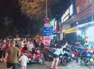 Bãi giữ xe phố lồng đèn chặt chém mùa trung thu