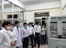 Tập đoàn Hưng Thịnh tặng máy xét nghiệm COVID-19 cho Khánh Hòa
