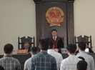 Tòa phải hoãn vì các luật sư đồng loạt 'chạy sô'
