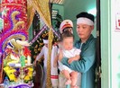 Trung úy công an tử nạn để lại con gái 6 tháng tuổi