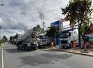 CSGT lập biên bản đoàn xe bồn chở bê tông Phú Thành