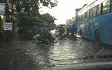 Chiều nay, phố Sài Gòn lại ngập như sông! ảnh 7 Chiều nay, phố Sài Gòn lại ngập như sông! ảnh 7