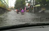 Chiều nay, phố Sài Gòn lại ngập như sông! ảnh 10 Chiều nay, phố Sài Gòn lại ngập như sông! ảnh 10