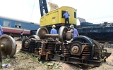 Cận cảnh công tác cứu hộ tàu hỏa trật bánh ảnh 4