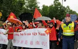 Người Việt tại Hungary tuần hành phản đối Trung Quốc ảnh 10