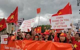 Người Việt tại Hungary tuần hành phản đối Trung Quốc ảnh 20