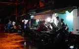 Loạt ảnh người Sài Gòn lướt thướt kẹt cứng giữa đường suốt đêm ảnh 19
