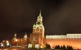01. Tháp đồng hồ Kremlin, cứ mỗi dịp năm mới sau khi nghe hồi chuông điểm 12h của chiếc đồng hồ này toàn thể nhân dân Nga sẽ nghe lời chúc năm mới của Tổng thống LB Nga và ngay sau đó là màn bắn pháo hoa hoành tráng chào mừng năm mới.