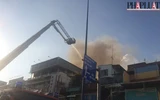 Chùm ảnh: Đang cháy lớn ở trung tâm Sài Gòn ảnh 9