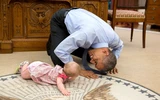 Những khoảnh khắc 'đáng yêu' của Tổng thống Obama và trẻ em ảnh 2