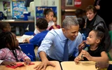 Khi ông Obama 'tập bò' và chụp selfie với trẻ nhỏ ảnh 7