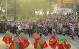 Chùm ảnh: Đặc sắc lễ hội đường phố ở Festival Huế 2016 ảnh 4 Chùm ảnh: Đặc sắc lễ hội đường phố ở Festival Huế 2016 ảnh 4
