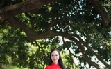 Những người mẫu xinh đẹp trong áo dài đỏ hát vang Quốc ca ảnh 4
