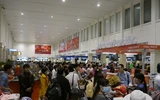 Hành khách ngùn ngụt đổ về 'đốt nóng' các bến xe, sân bay ảnh 4