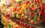 Người Sài Gòn rộn rã đón trung thu sớm ảnh 17