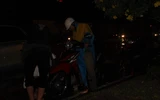 Loạt ảnh người Sài Gòn lướt thướt kẹt cứng giữa đường suốt đêm ảnh 6