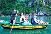 Coi chừng Việt Nam rơi vào du lịch 'lòng máng' Coi chừng Việt Nam rơi vào du lịch 'lòng máng'