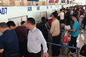 Không thể dùng ‘phí chia tay’ 5 USD đổi nụ cười cán bộ Không thể dùng ‘phí chia tay’ 5 USD đổi nụ cười cán bộ