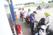 Giá xăng A95, E5 chưa tăng sau Tết Giá xăng A95, E5 chưa tăng sau Tết